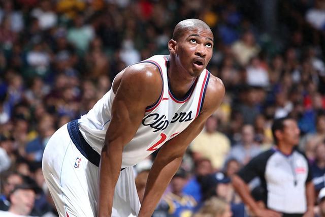 雷霆力克尼克斯豪取14连胜 活塞送黄蜂9连败